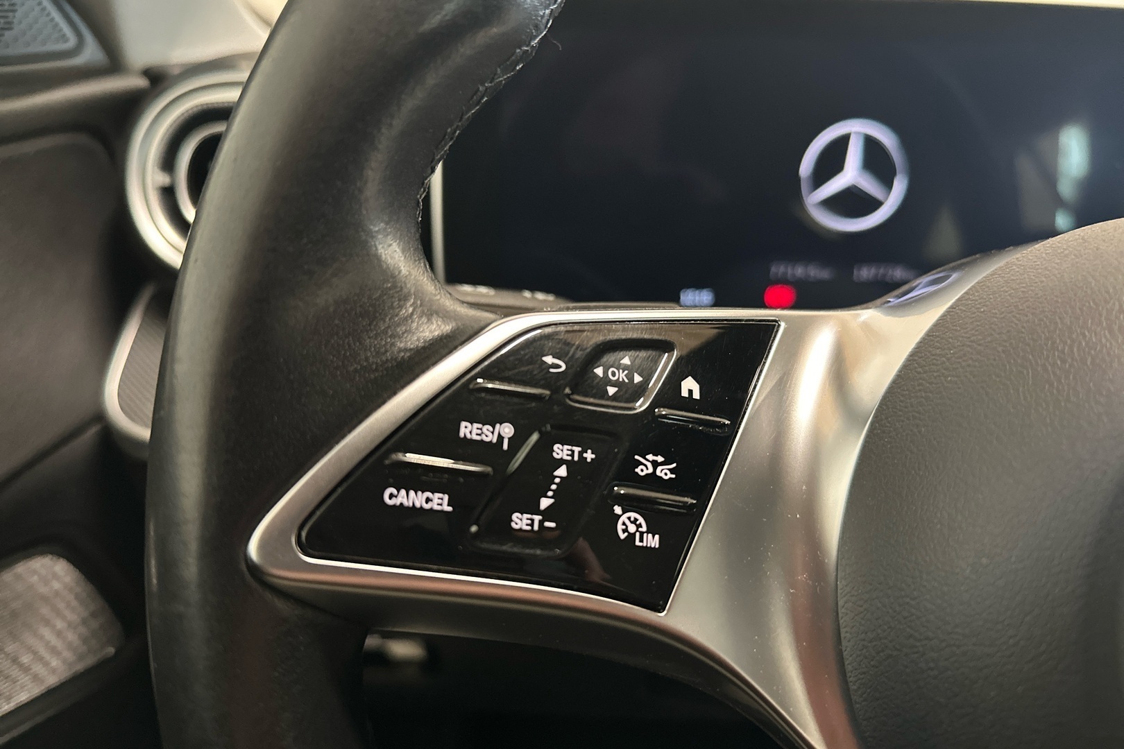 MERCEDES-BENZ C 2023