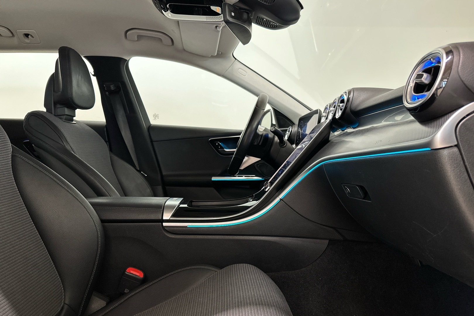 MERCEDES-BENZ C 2023
