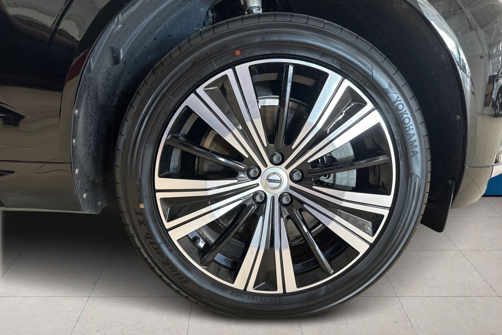 VOLVO XC60 2023
