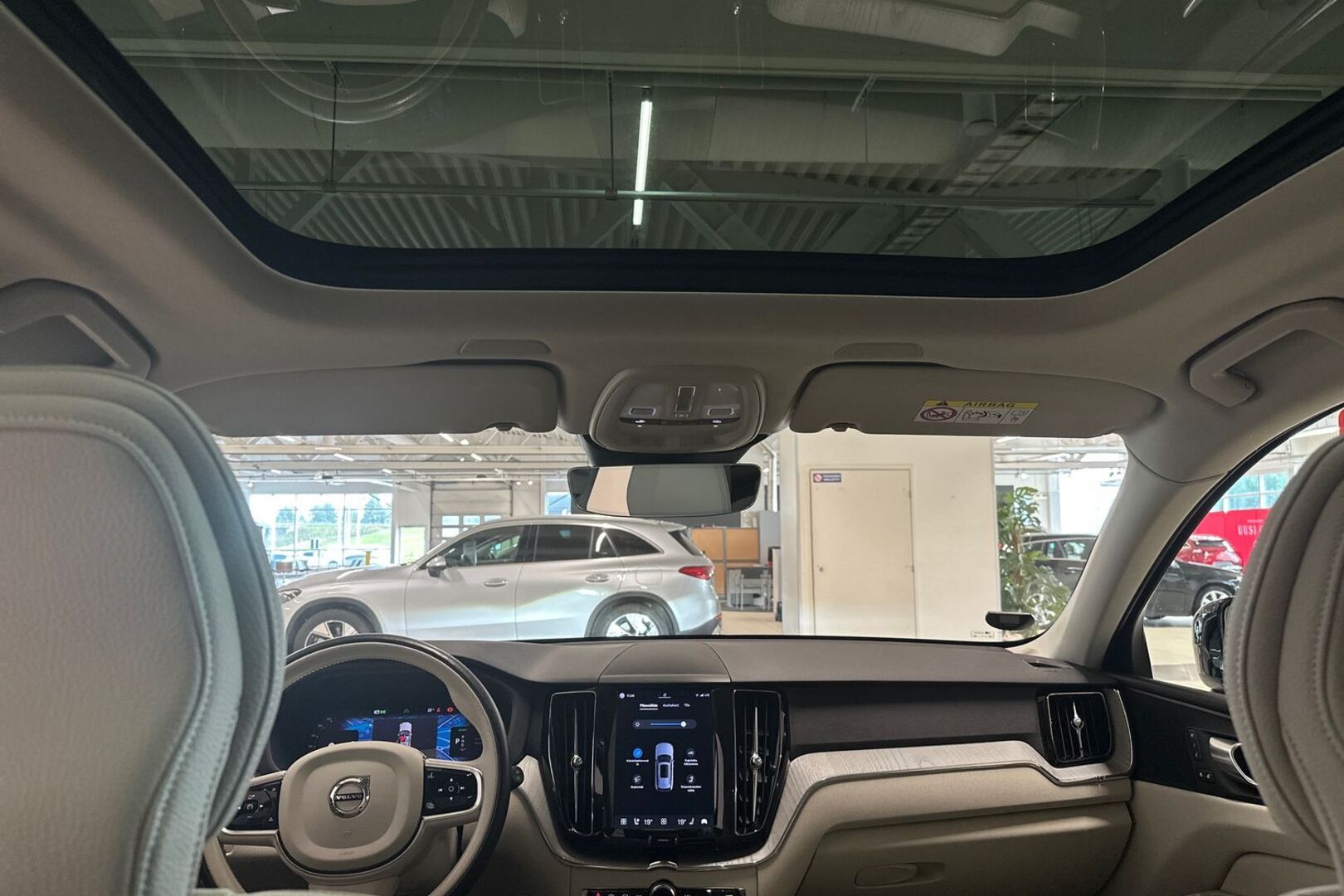 VOLVO XC60 2023