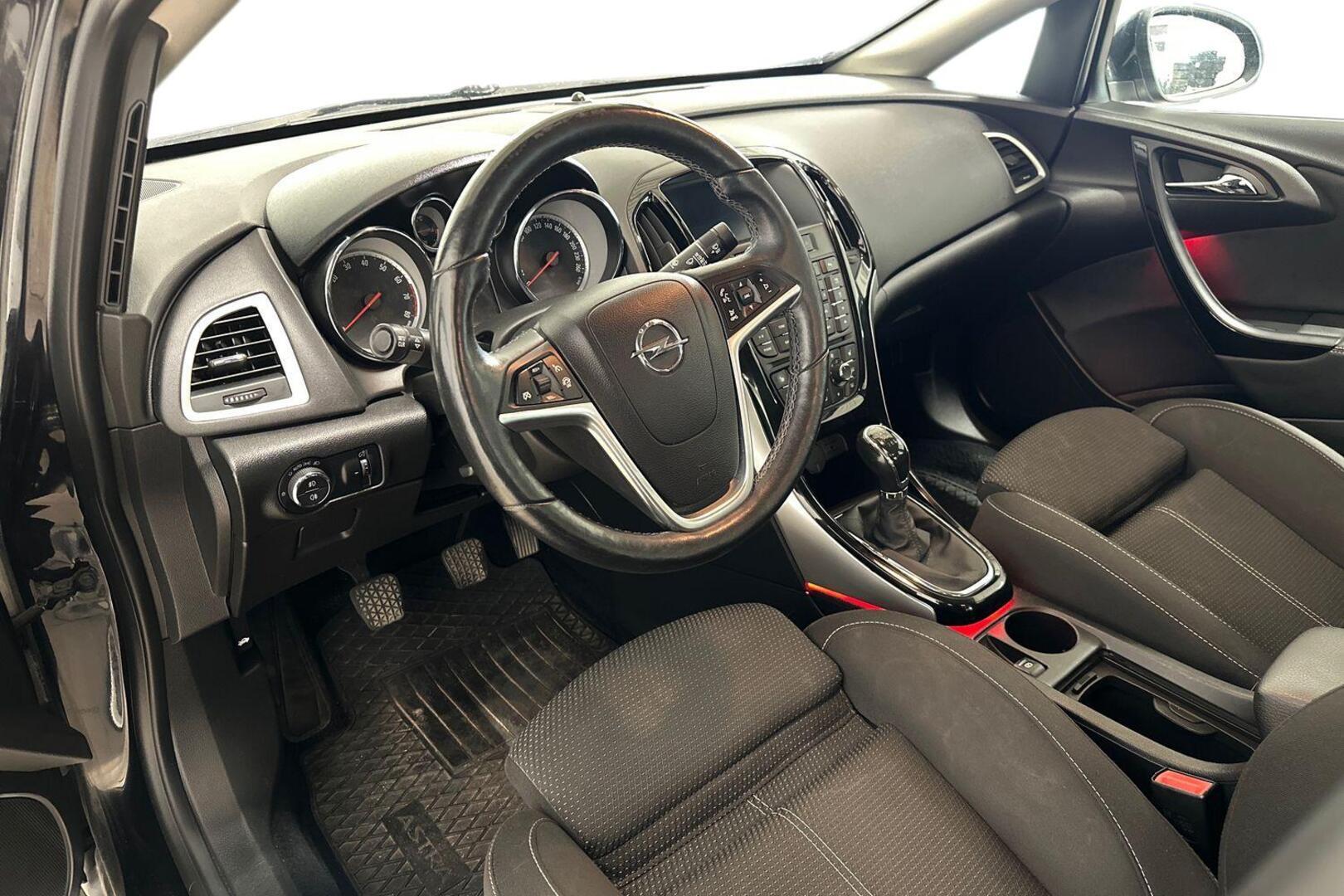 OPEL Astra 2015