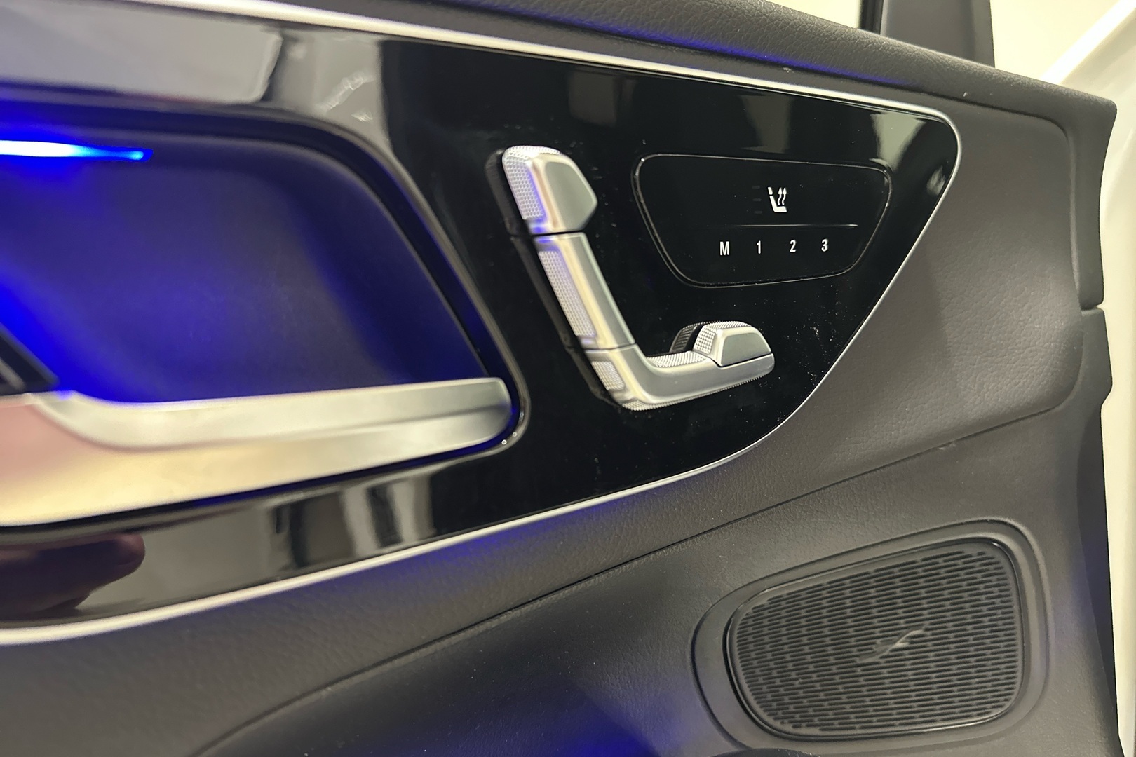 MERCEDES-BENZ GLC 2023