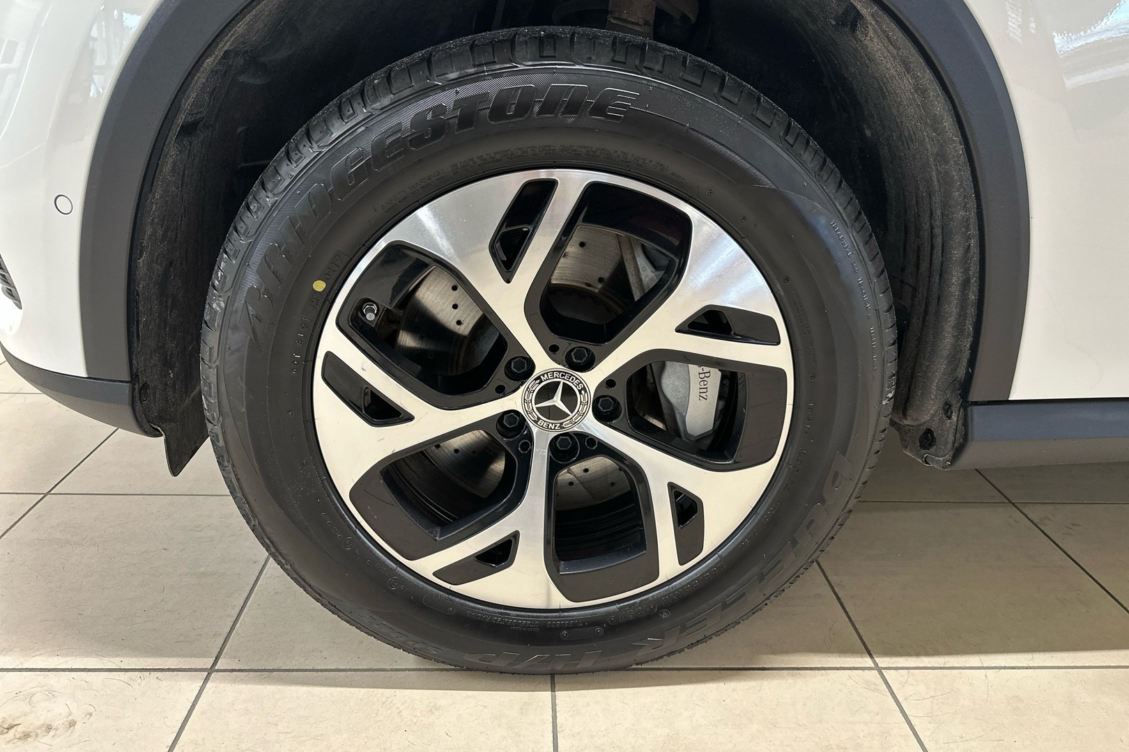 MERCEDES-BENZ GLC 2023