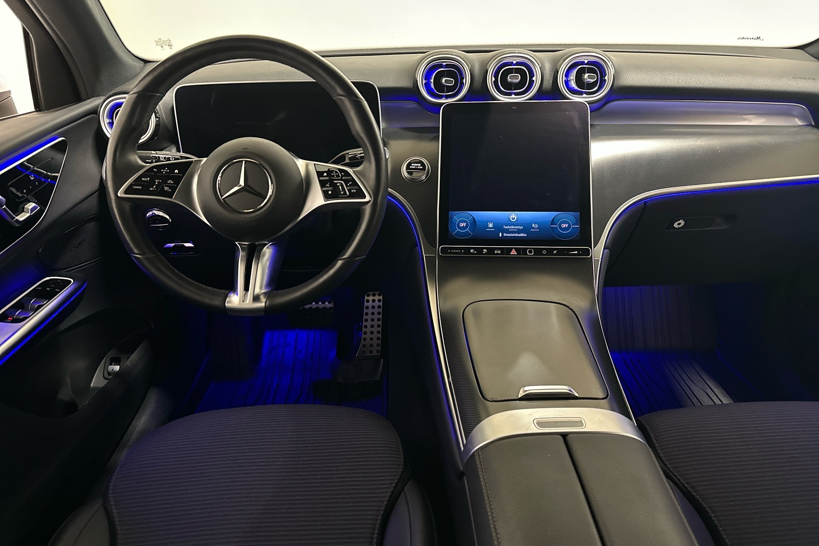 MERCEDES-BENZ GLC 2023