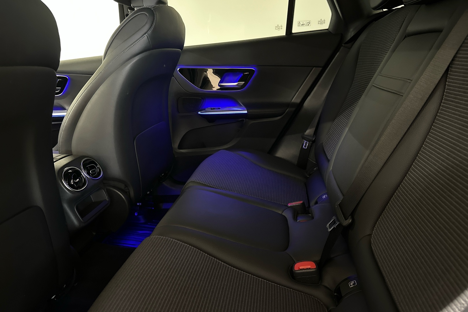 MERCEDES-BENZ GLC 2023