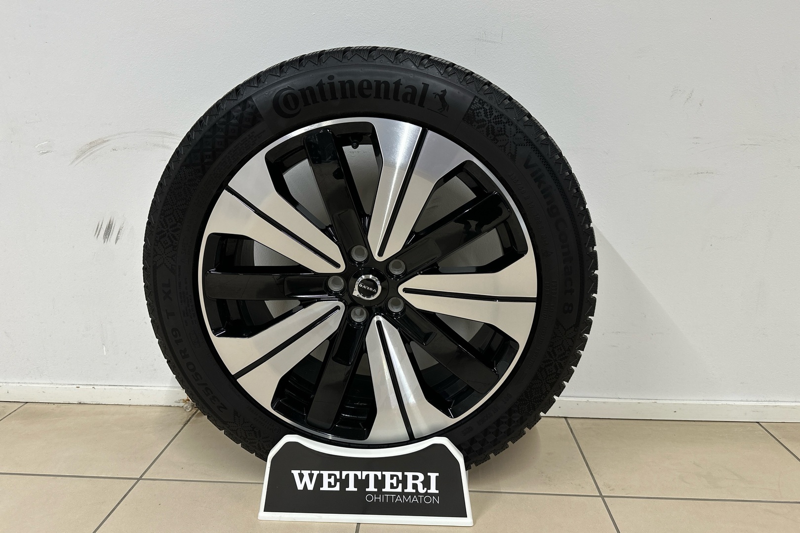 VOLVO EX40 2025