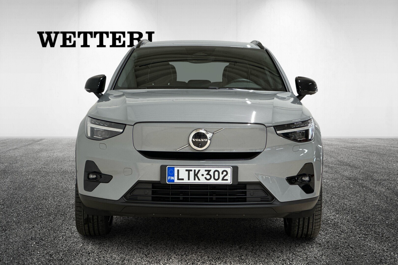 VOLVO EX40 2025