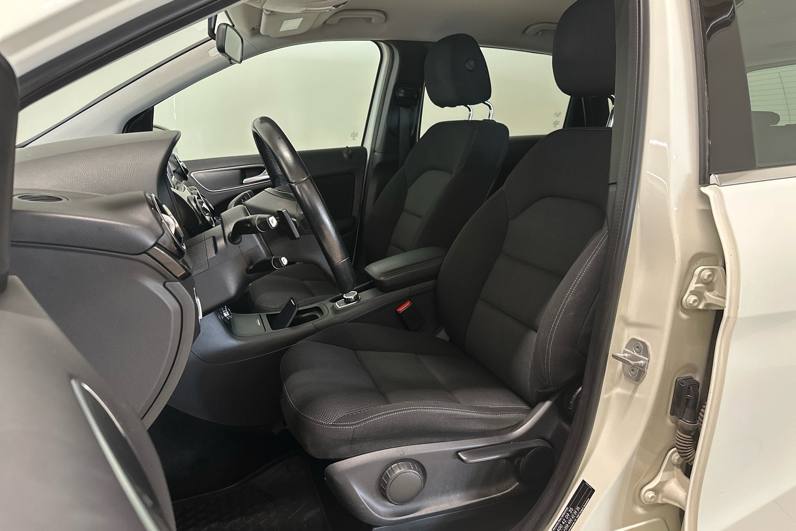 MERCEDES-BENZ B 2013