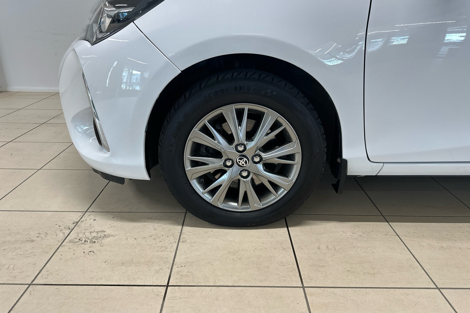 TOYOTA Yaris 2017