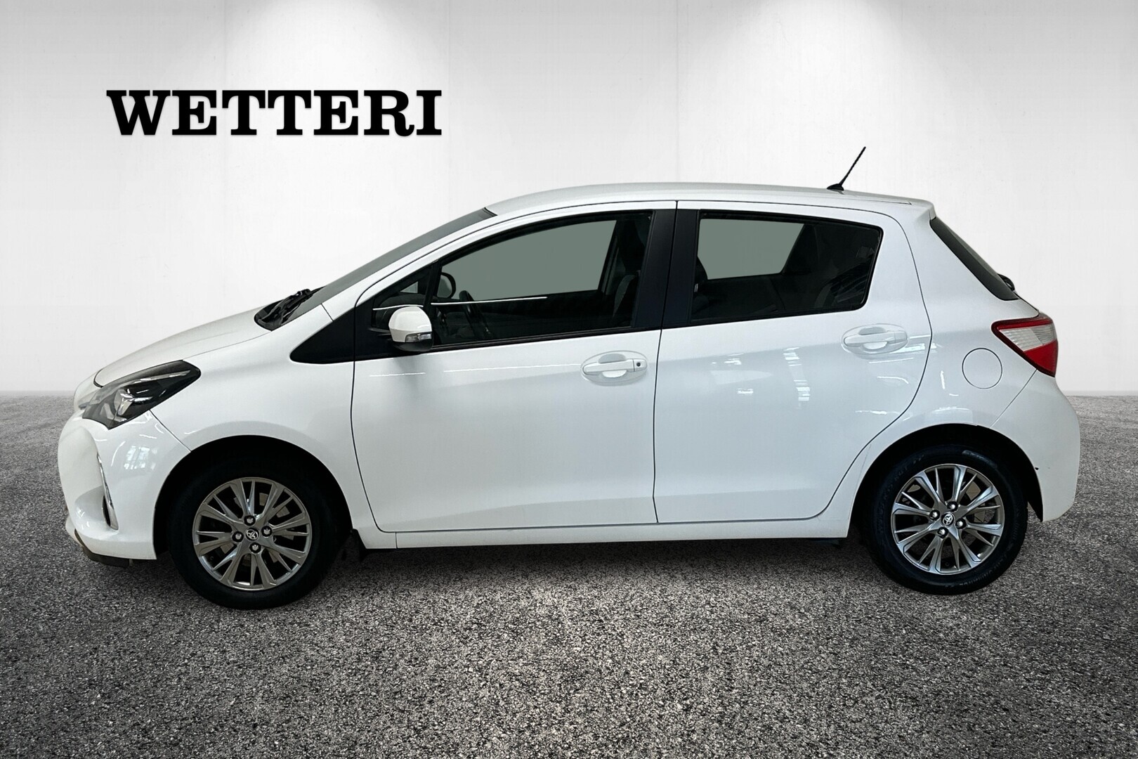 TOYOTA Yaris 2017
