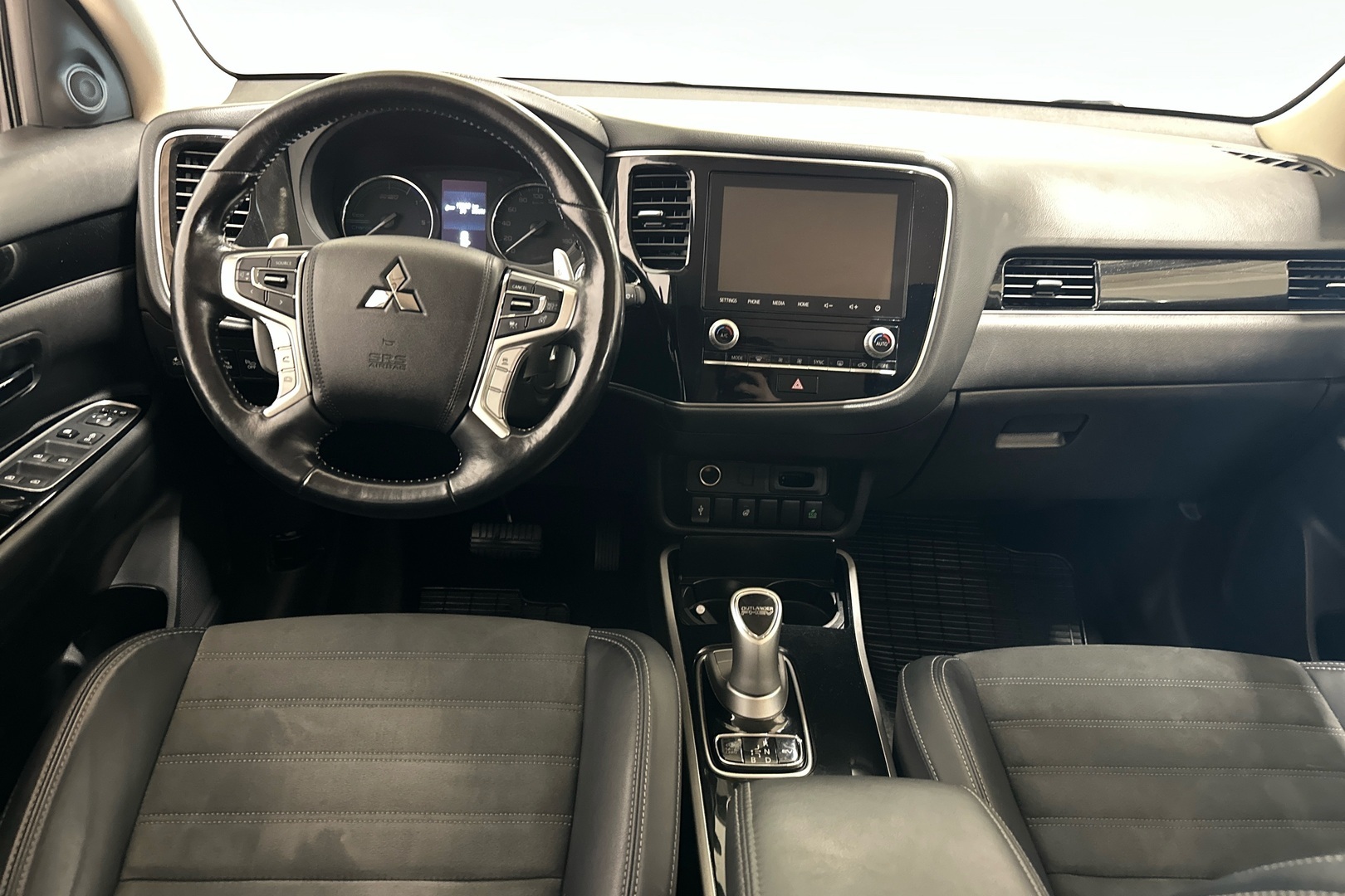 MITSUBISHI Outlander PHEV 2020