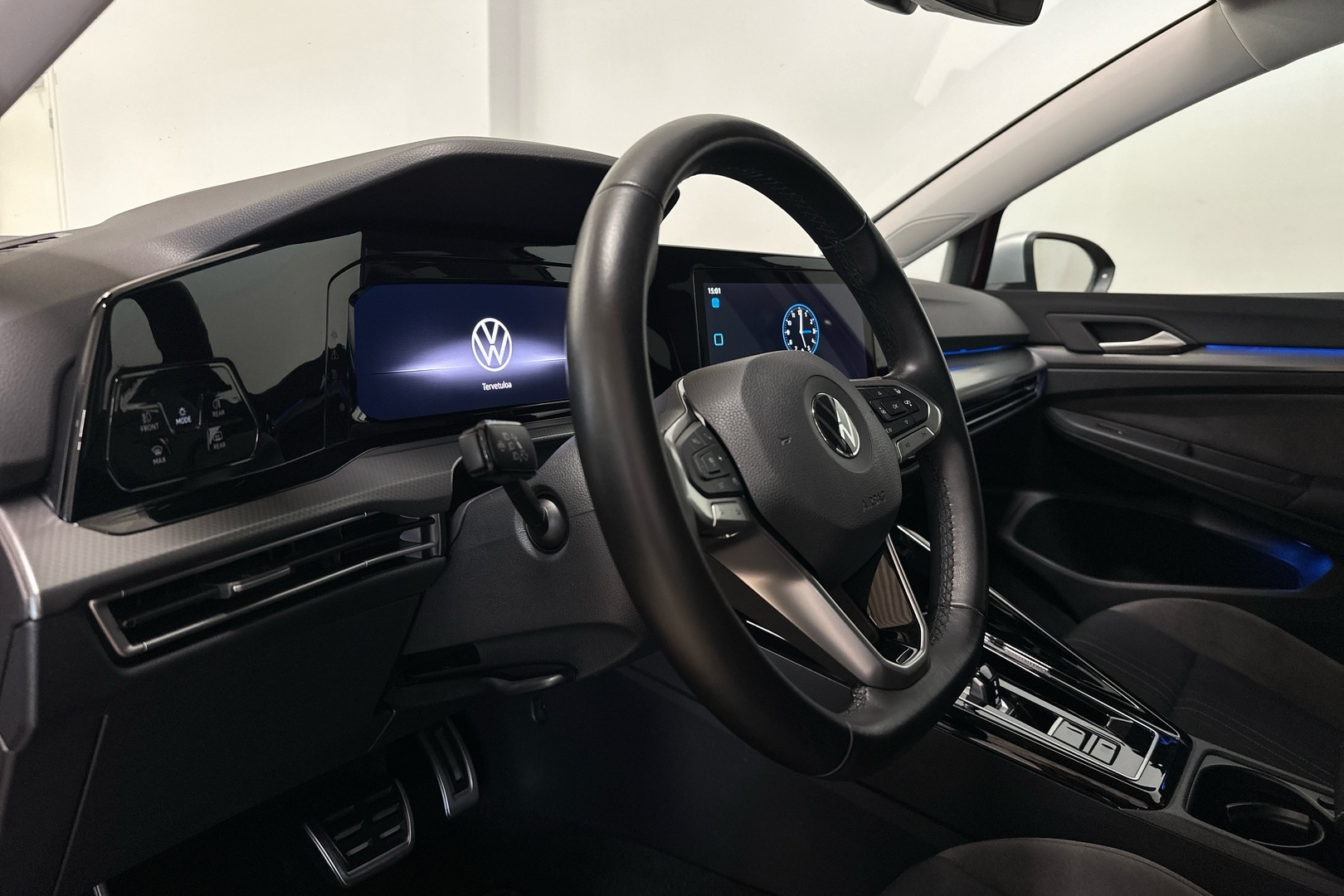 VOLKSWAGEN Golf 2023