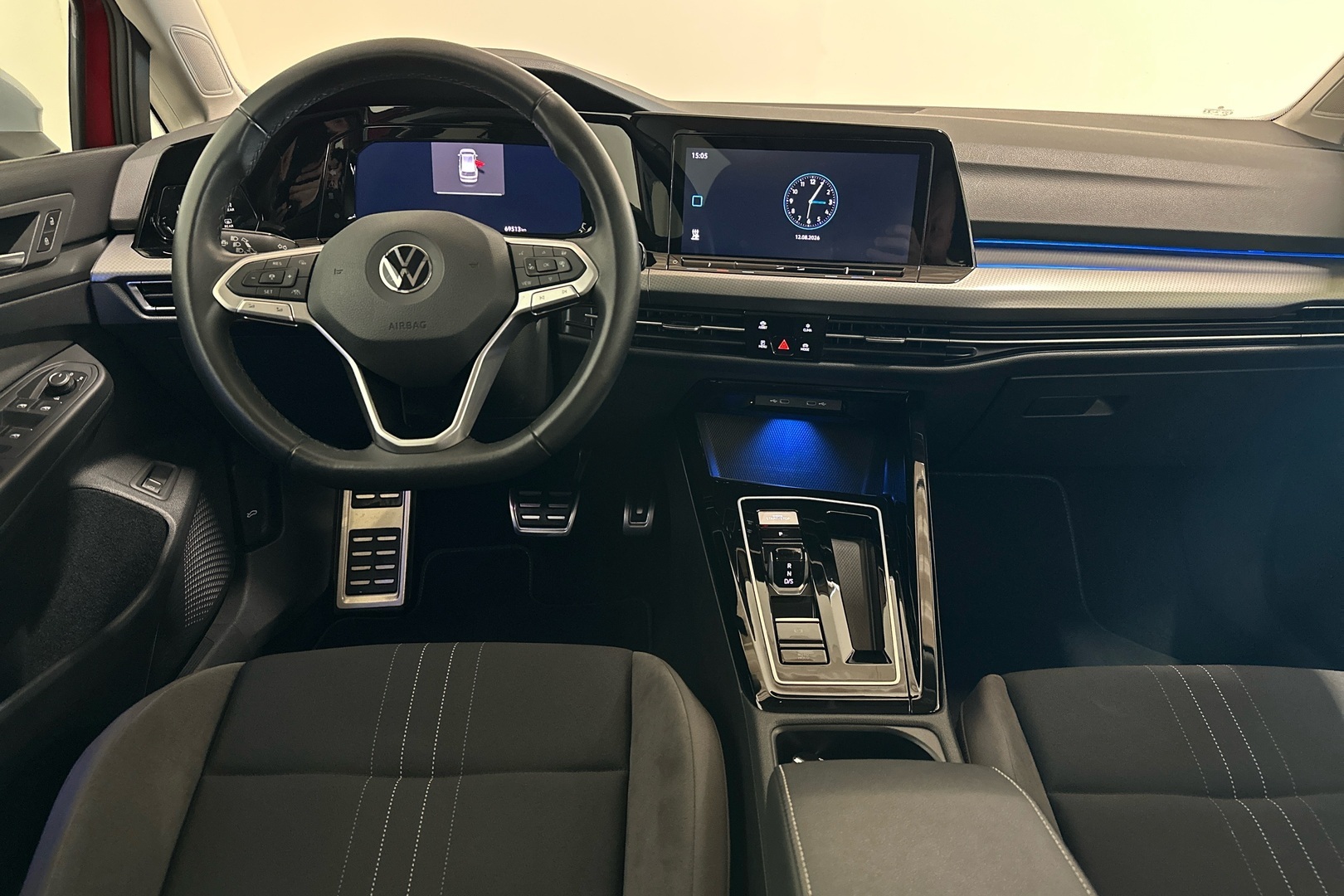 VOLKSWAGEN Golf 2023