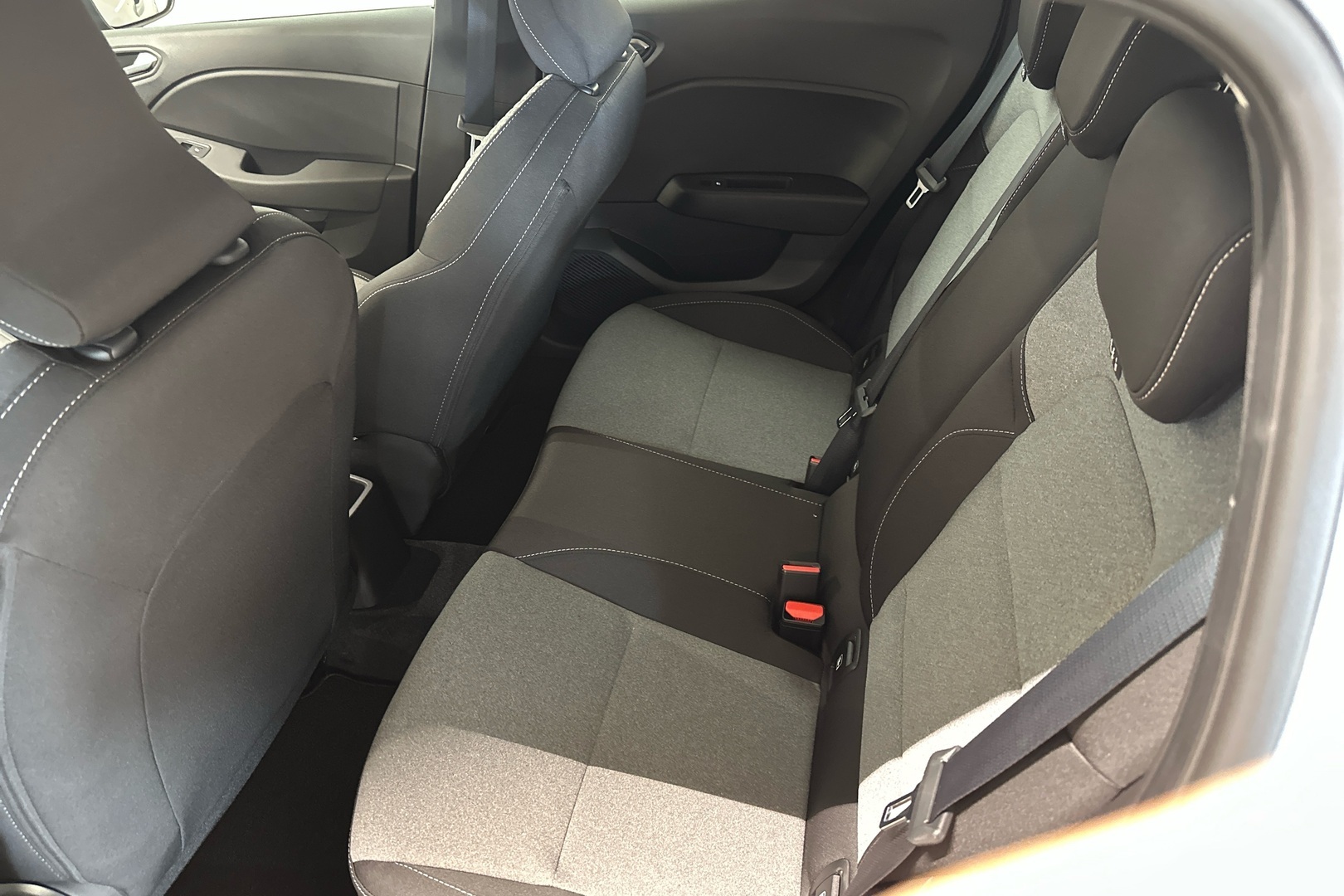 MITSUBISHI Colt 2025