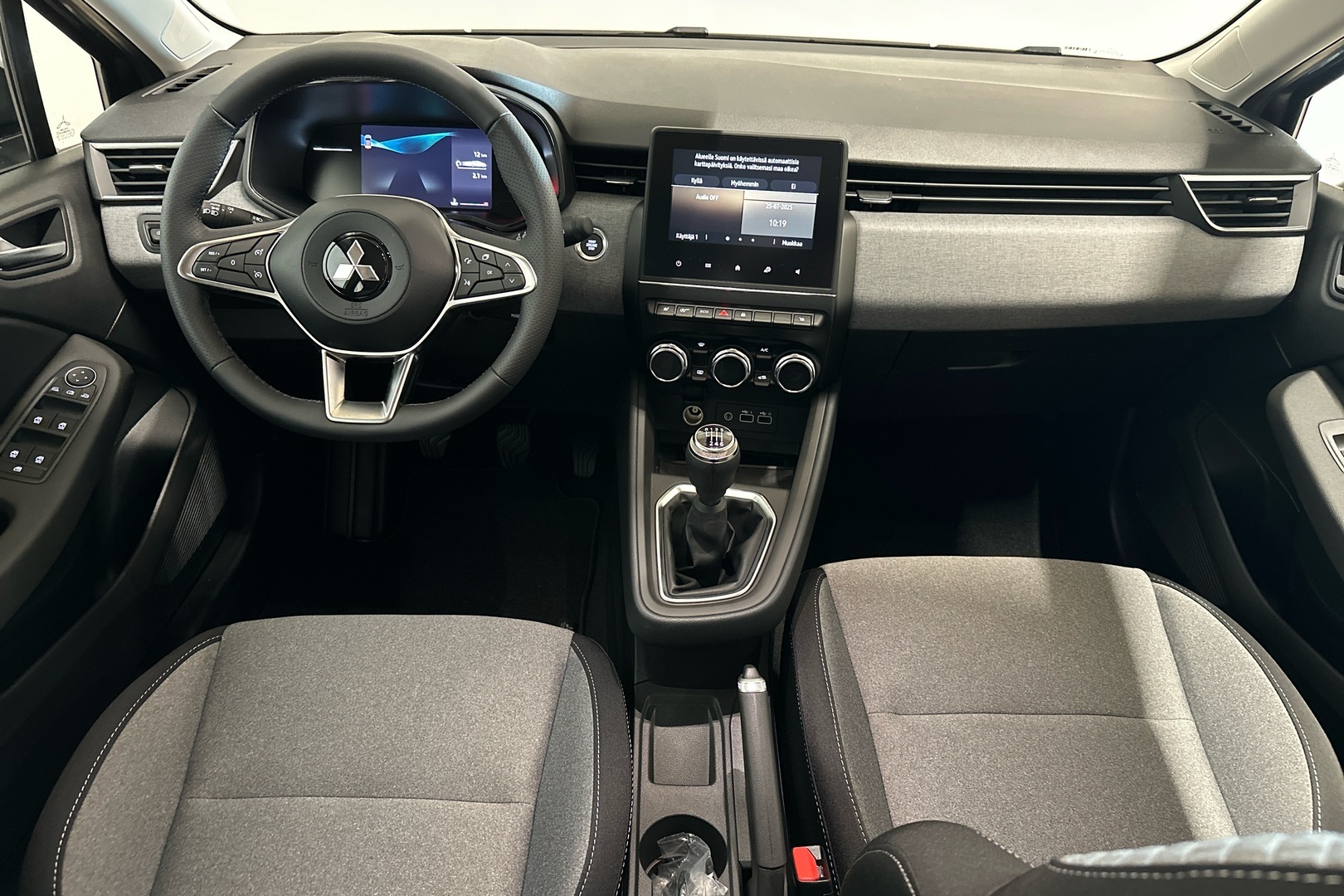 MITSUBISHI Colt 2025