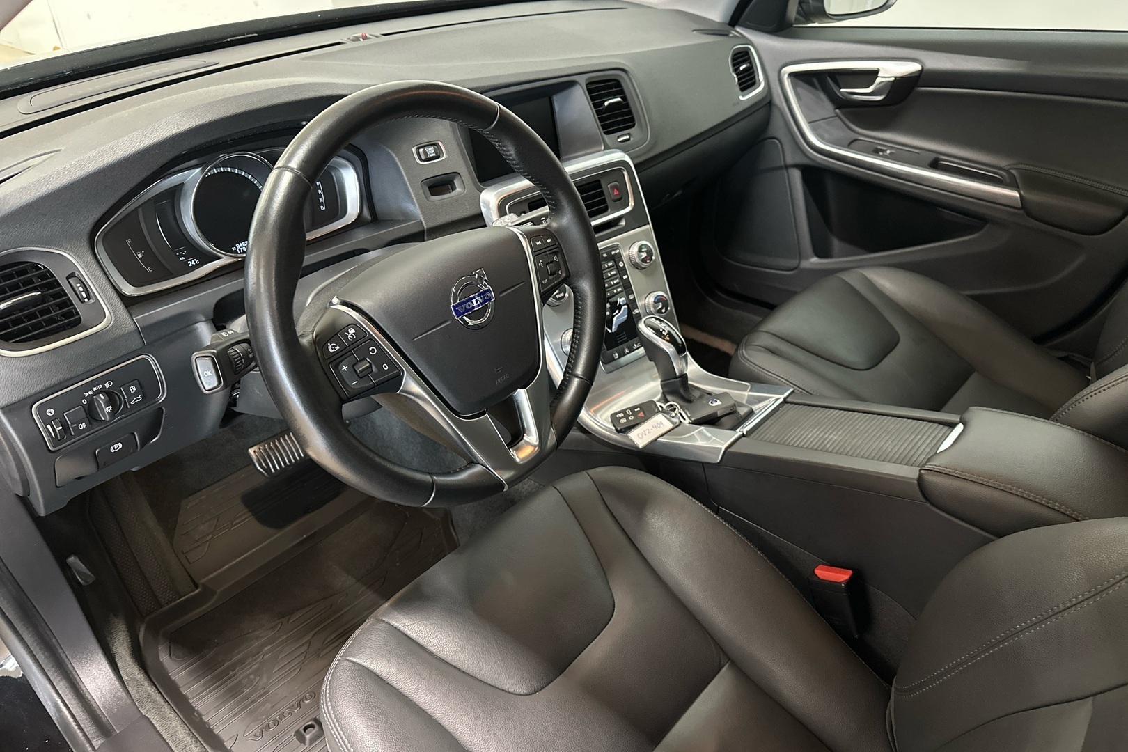 VOLVO V60 6