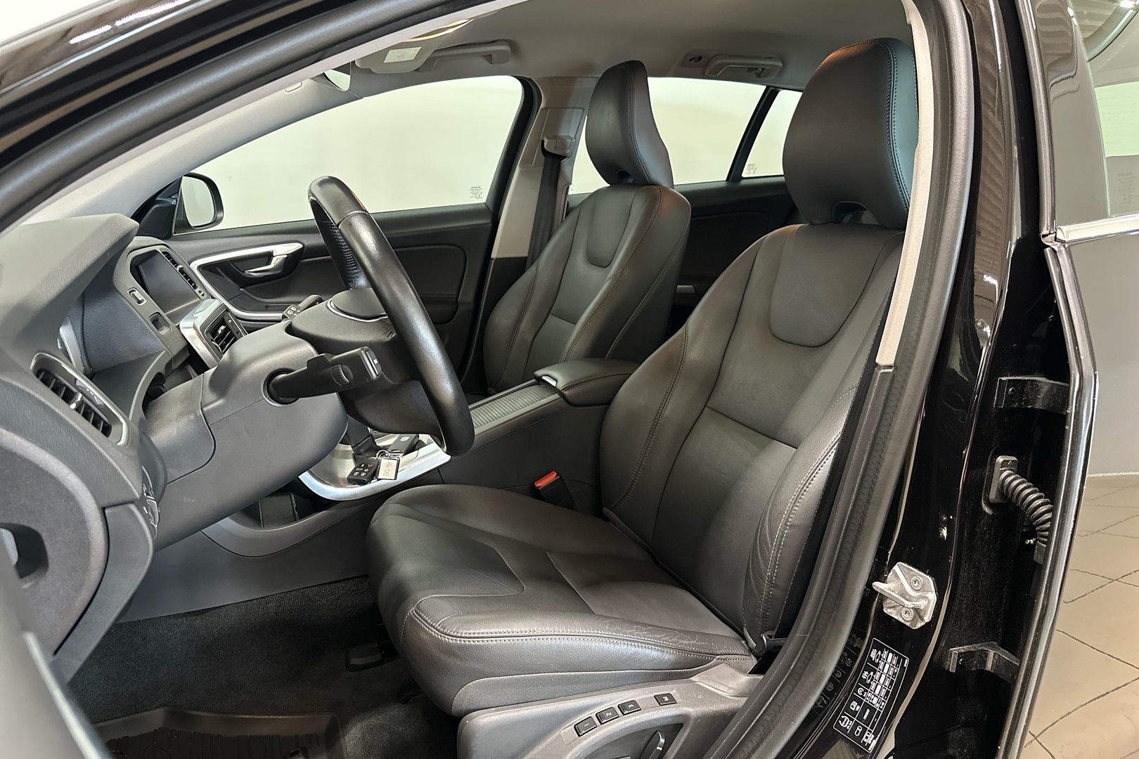 VOLVO V60 7