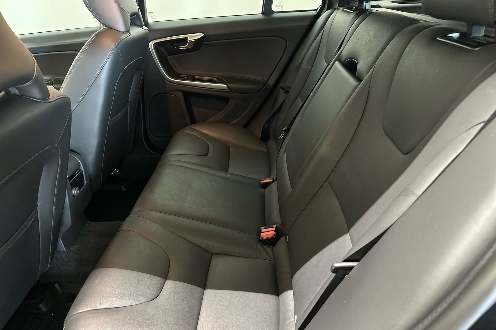 VOLVO V60 9