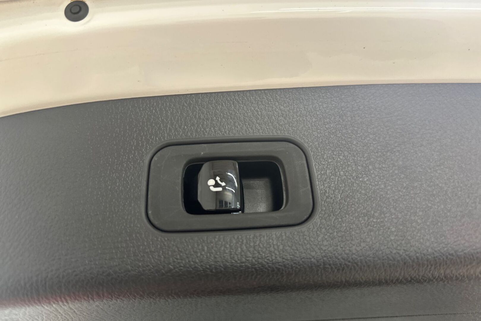 MERCEDES-BENZ GLC 2024
