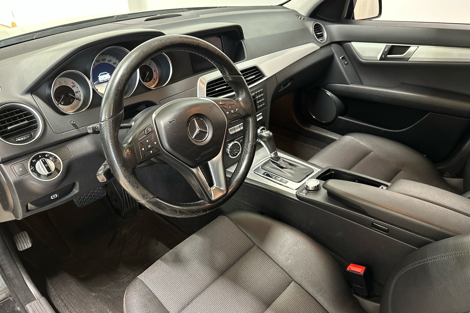 MERCEDES-BENZ C 2011