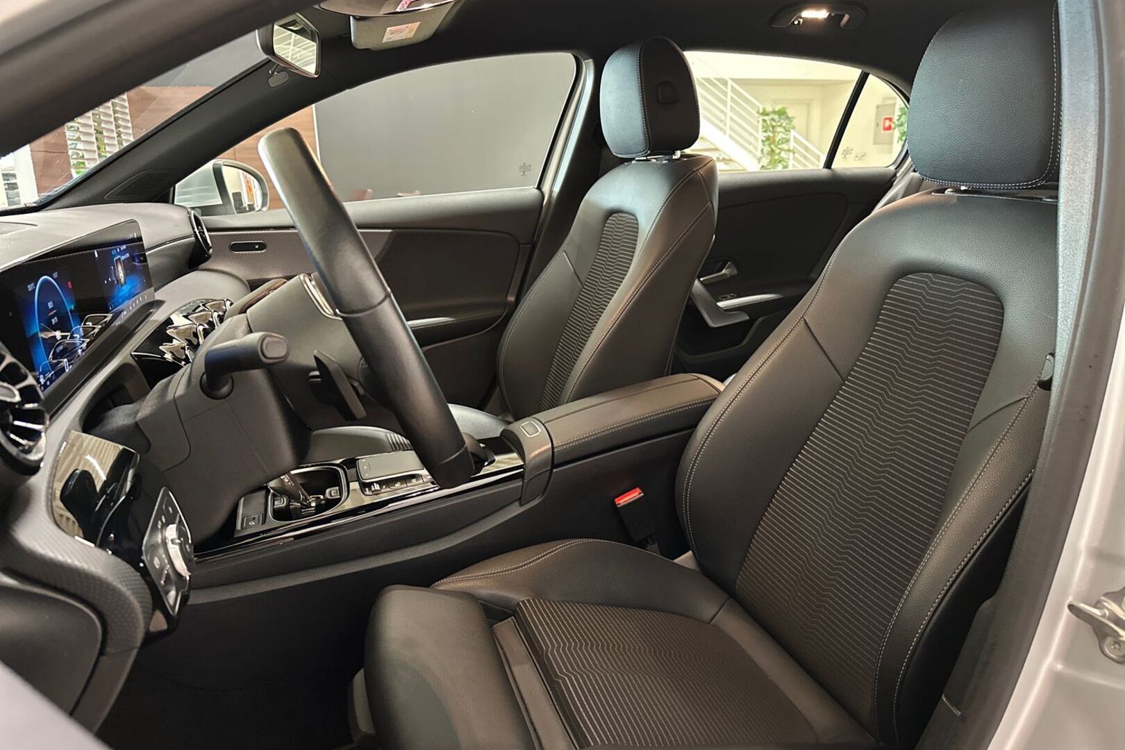 MERCEDES-BENZ A 2022