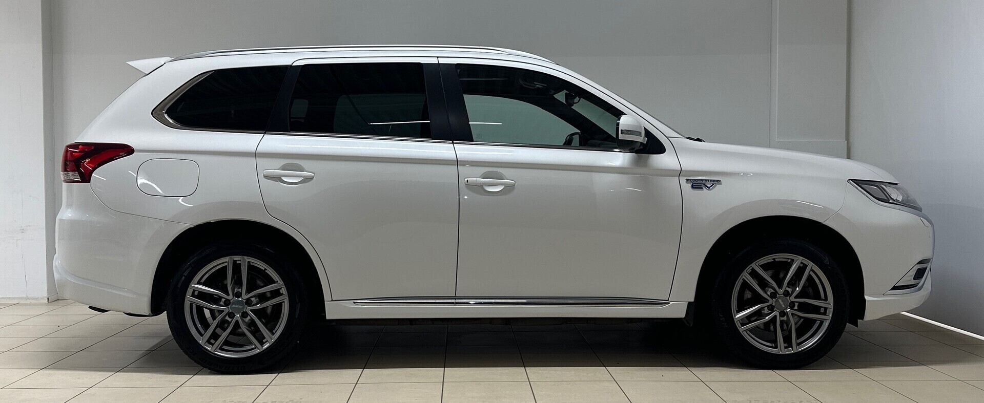 MITSUBISHI Outlander PHEV 2020