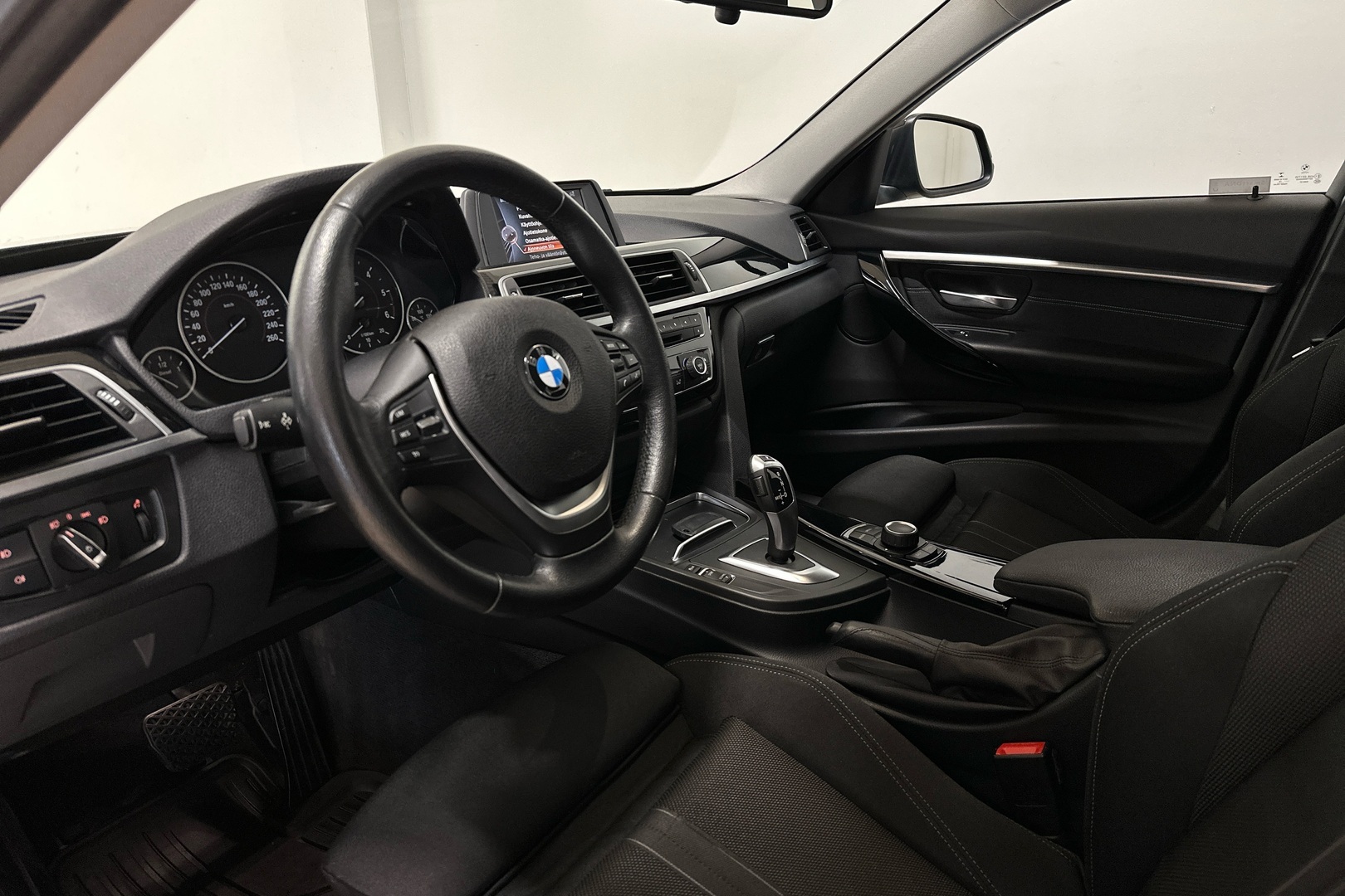 BMW 318 2016