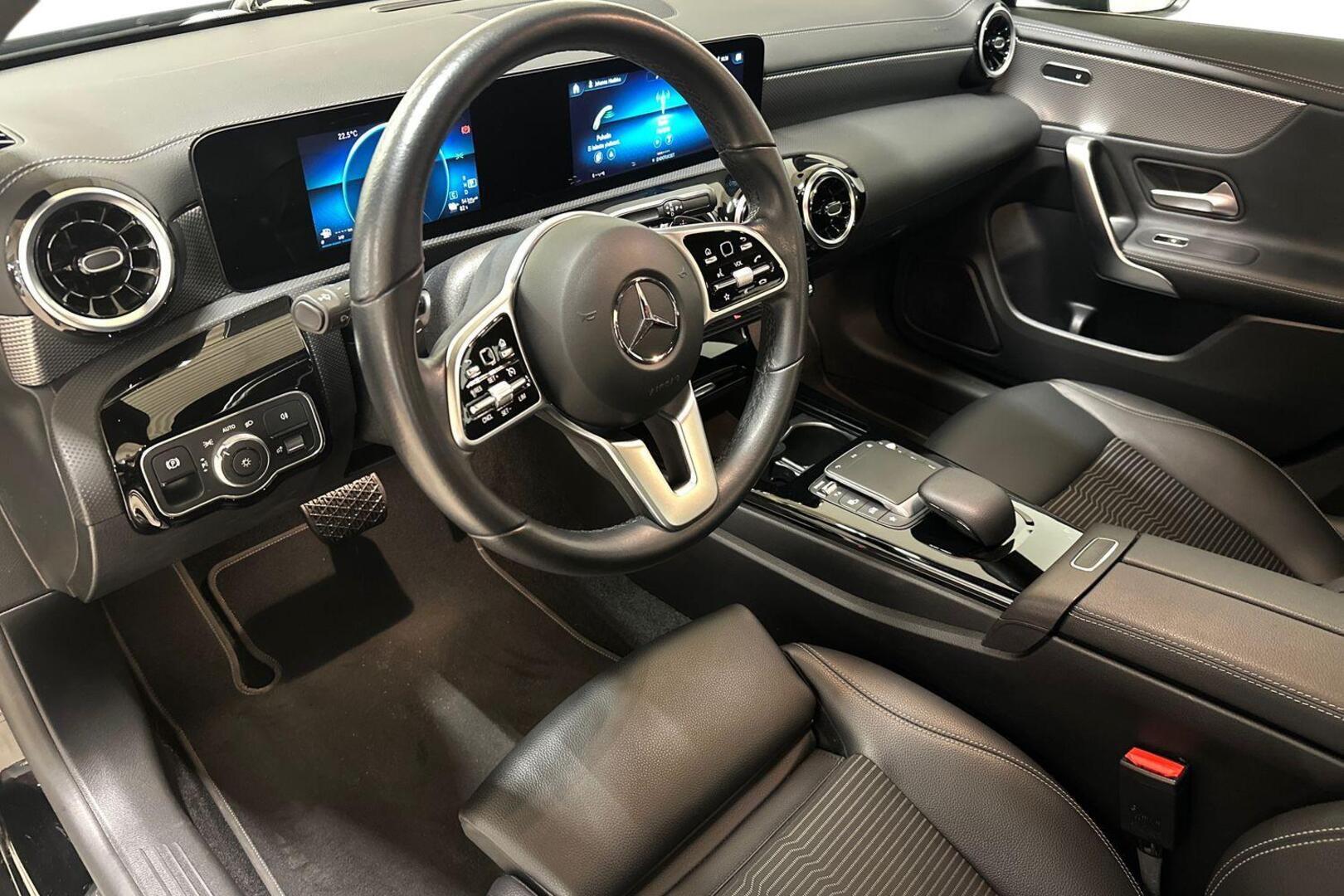 MERCEDES-BENZ CLA 2022