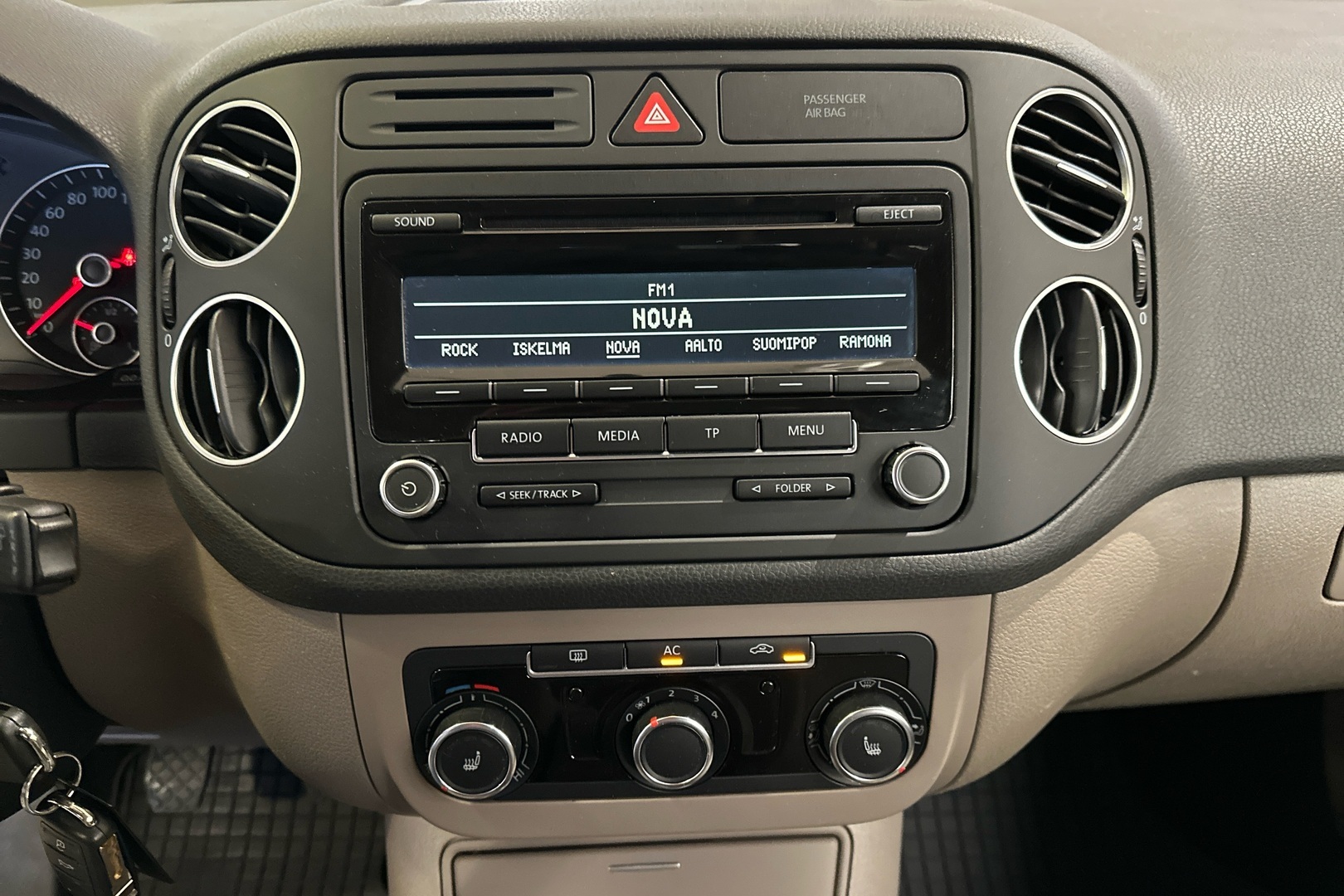 VOLKSWAGEN Golf Plus 2012