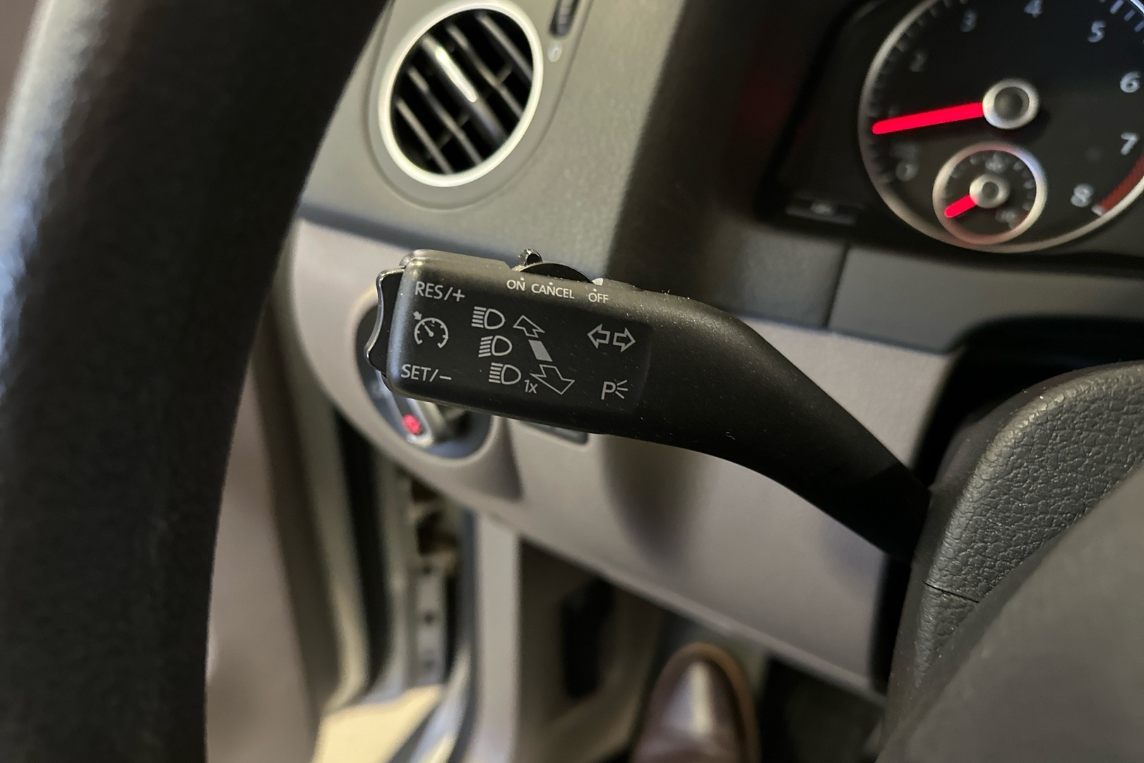 VOLKSWAGEN Golf Plus 2012