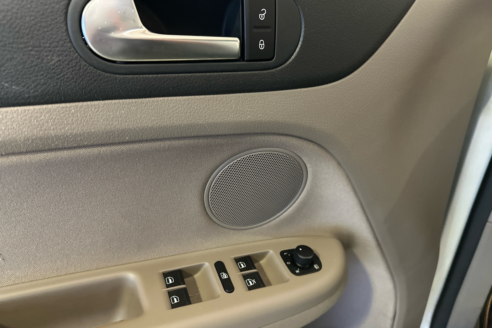 VOLKSWAGEN Golf Plus 2012