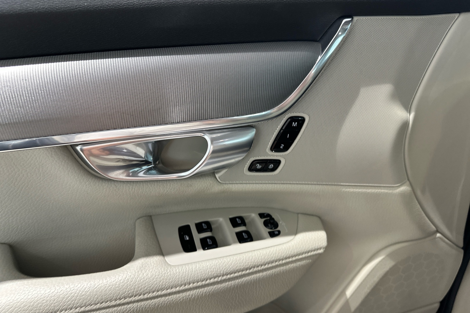 VOLVO S90 2017