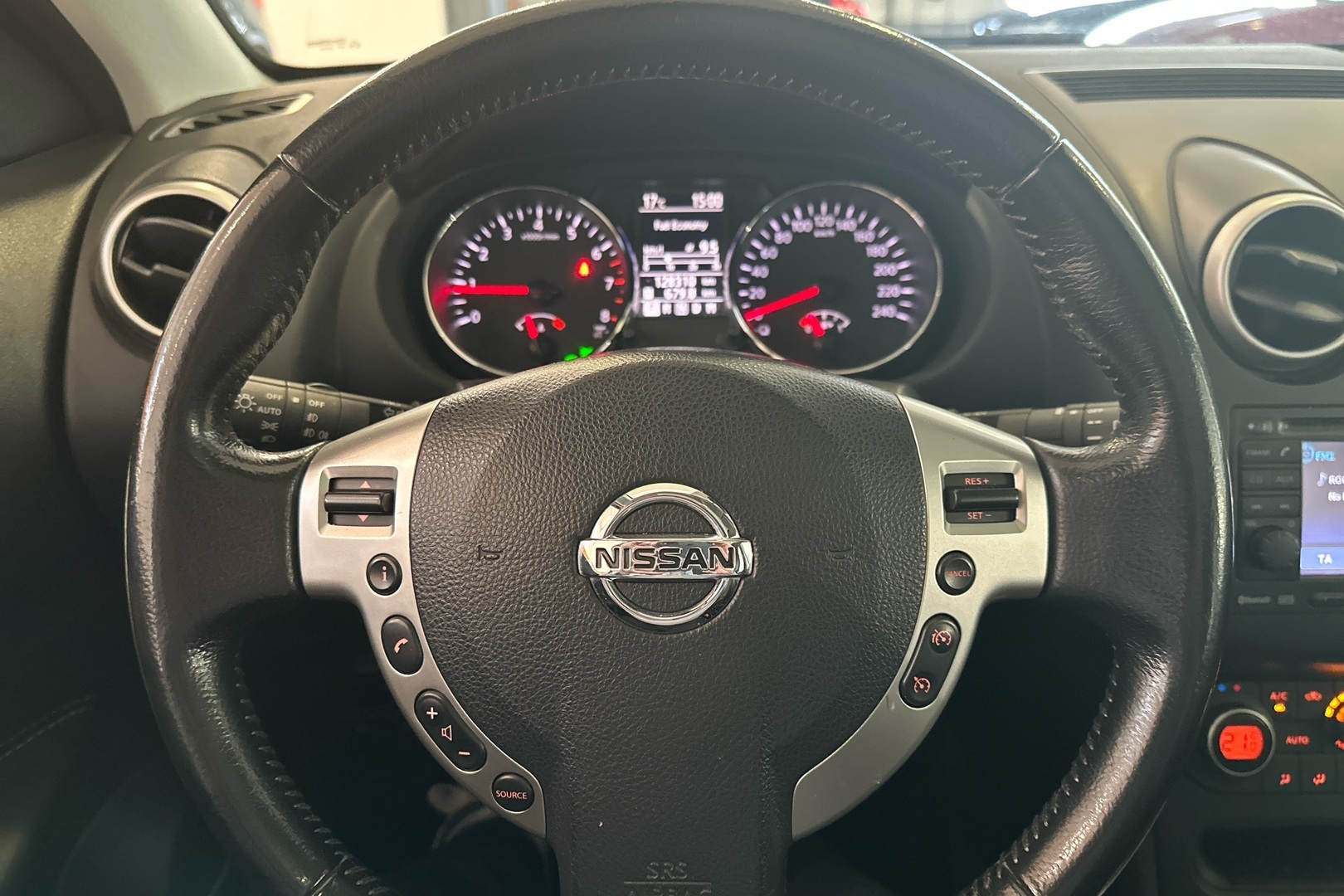 NISSAN Qashqai 2011