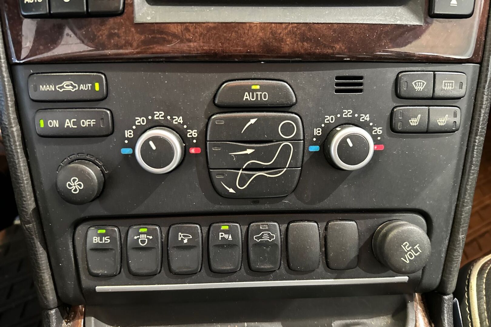 VOLVO XC90 2008
