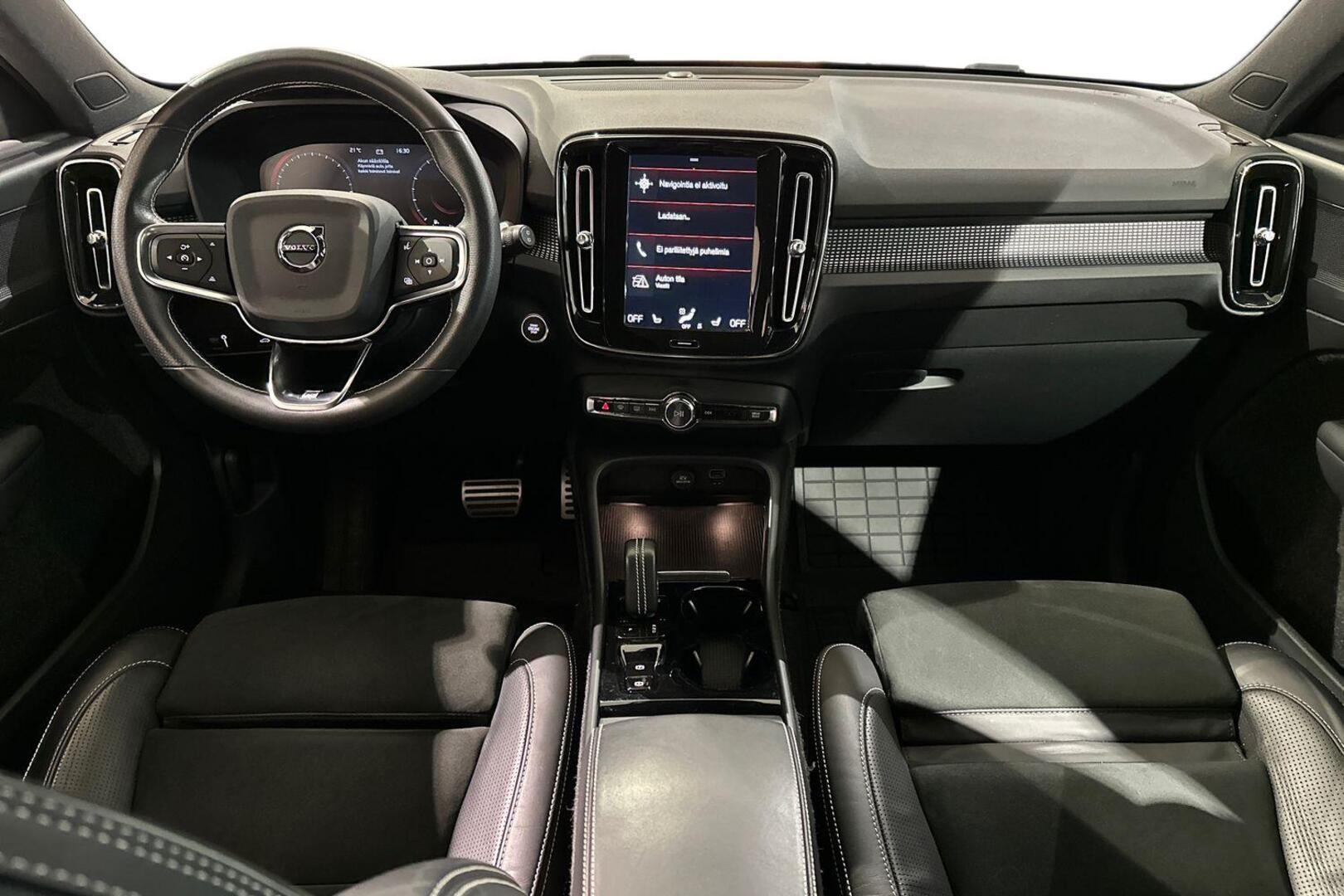 VOLVO XC40 2020