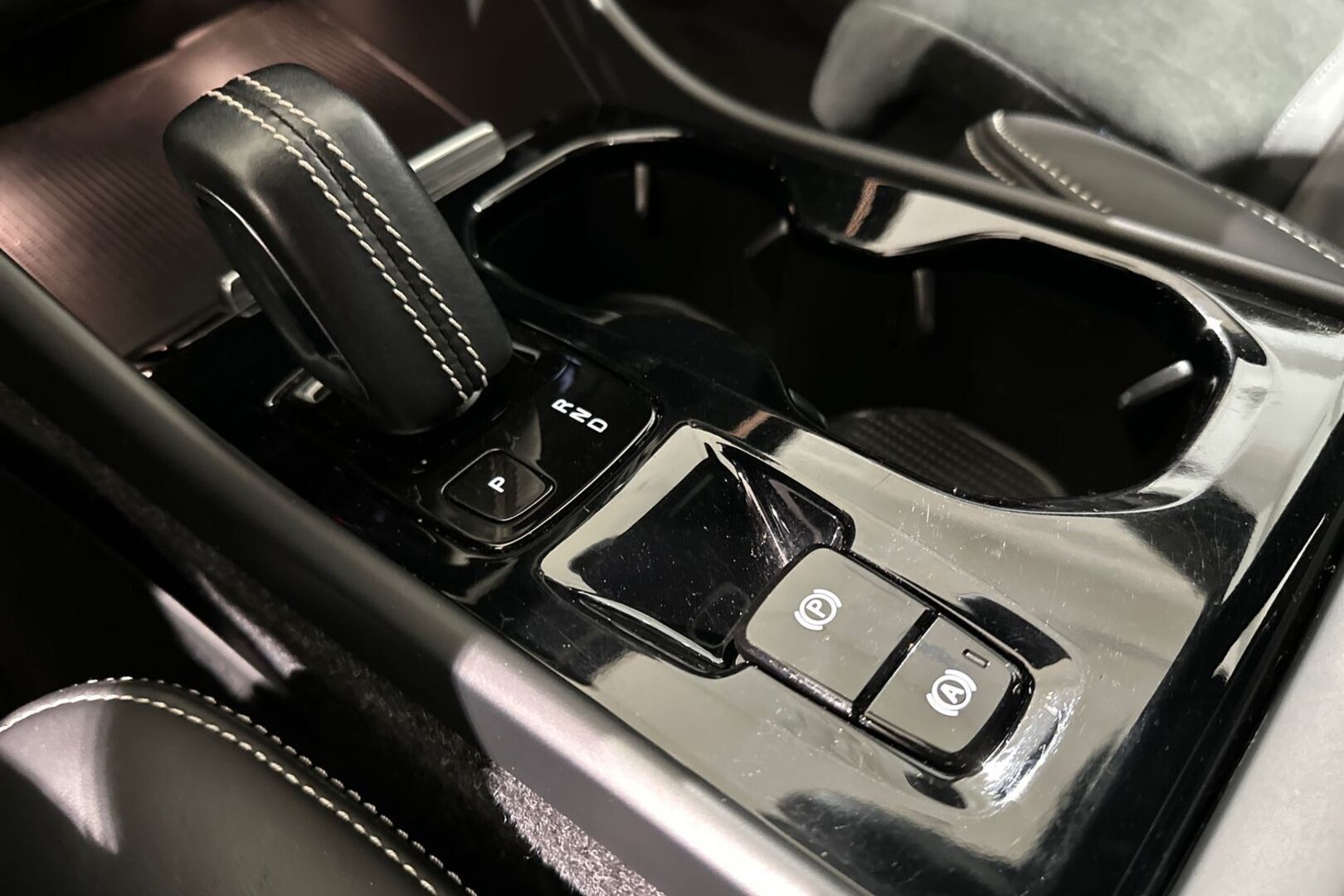 VOLVO XC40 2020