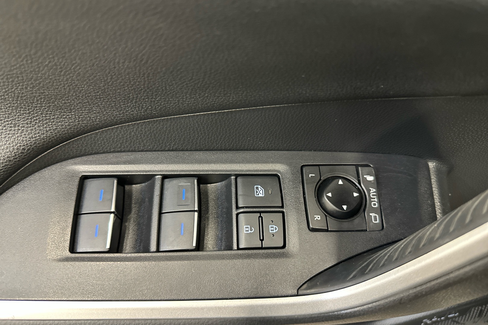 TOYOTA RAV4 PLUG-IN 2022