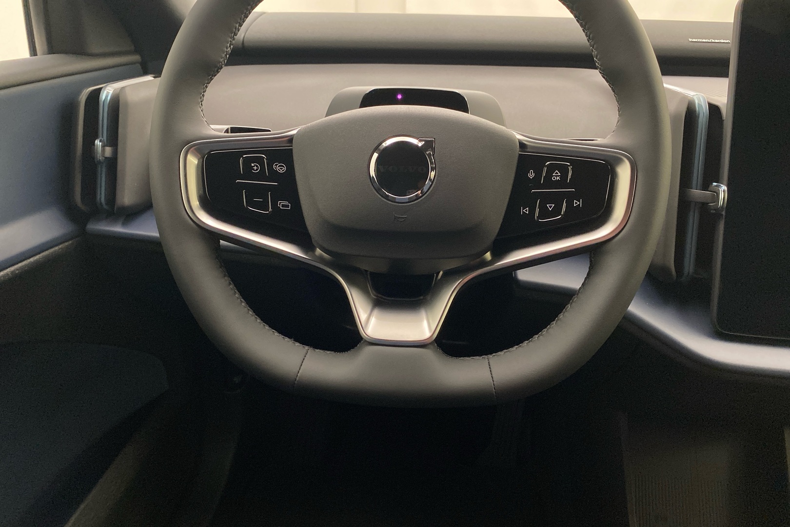 VOLVO EX30 2027