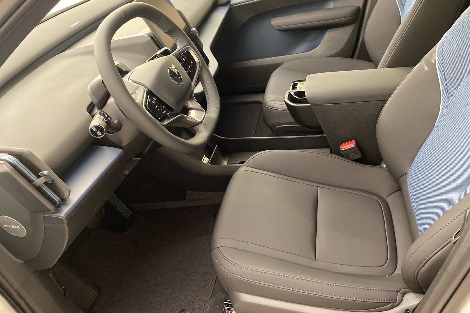 VOLVO EX30 2027