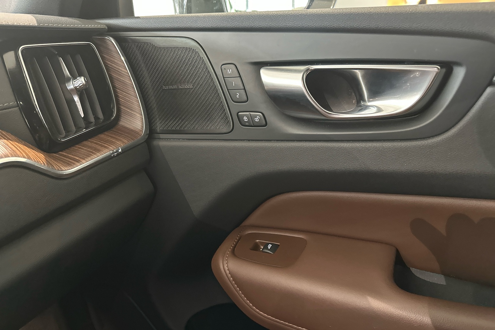 VOLVO XC60 2021
