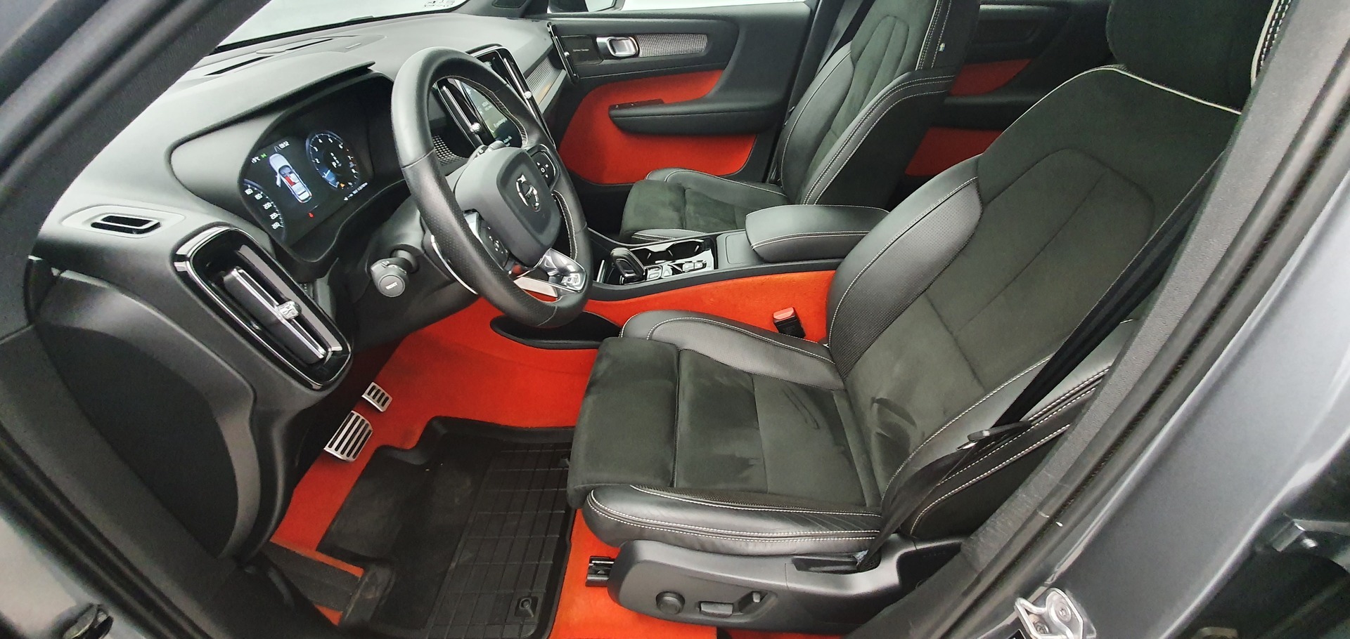 VOLVO XC40 2019
