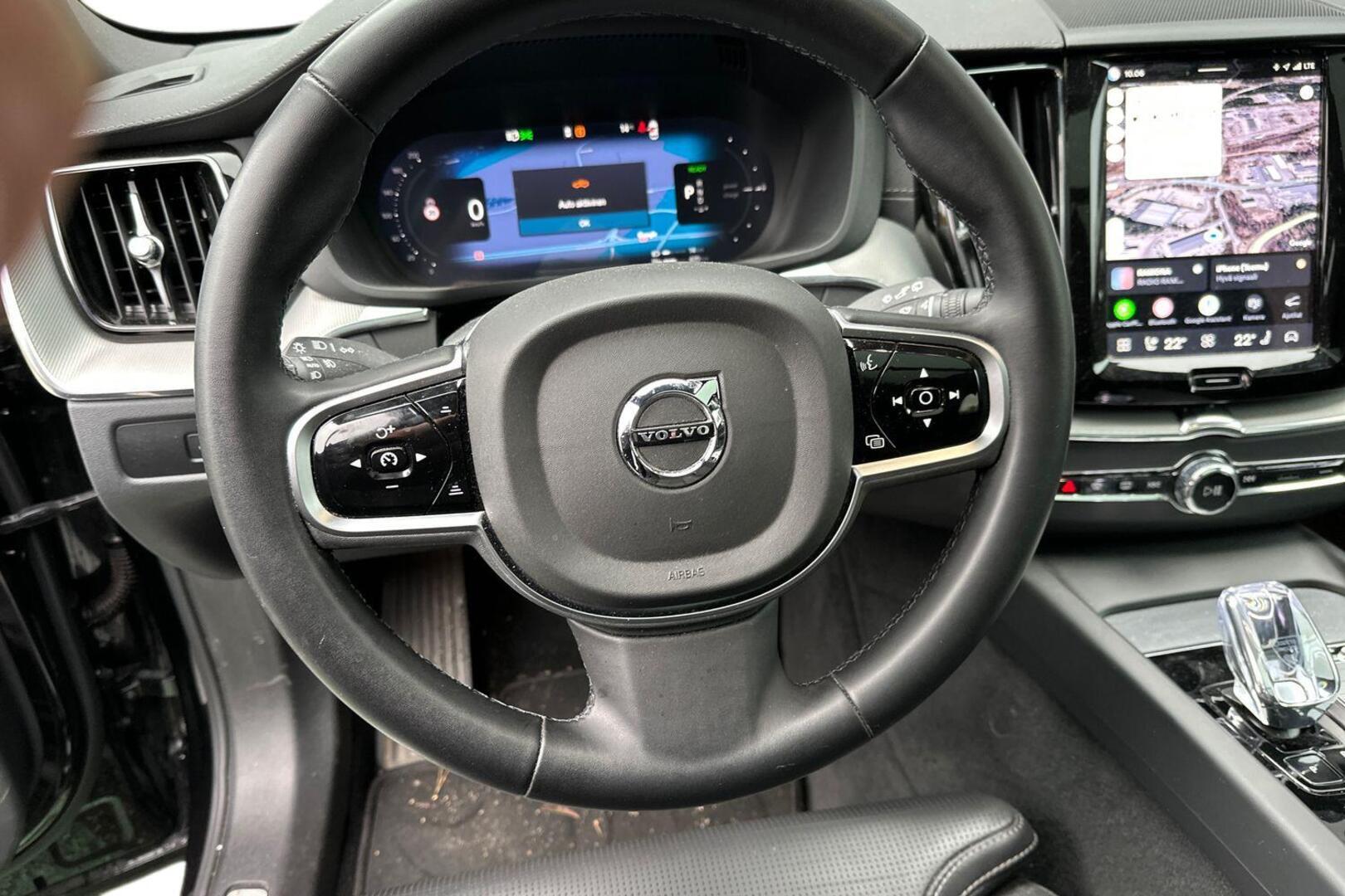VOLVO XC60 2025