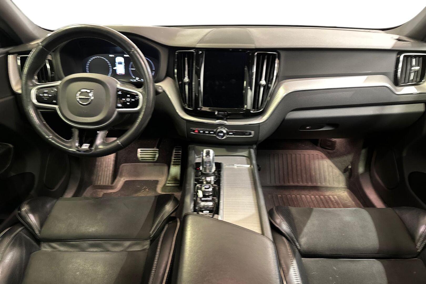 VOLVO XC60 2018