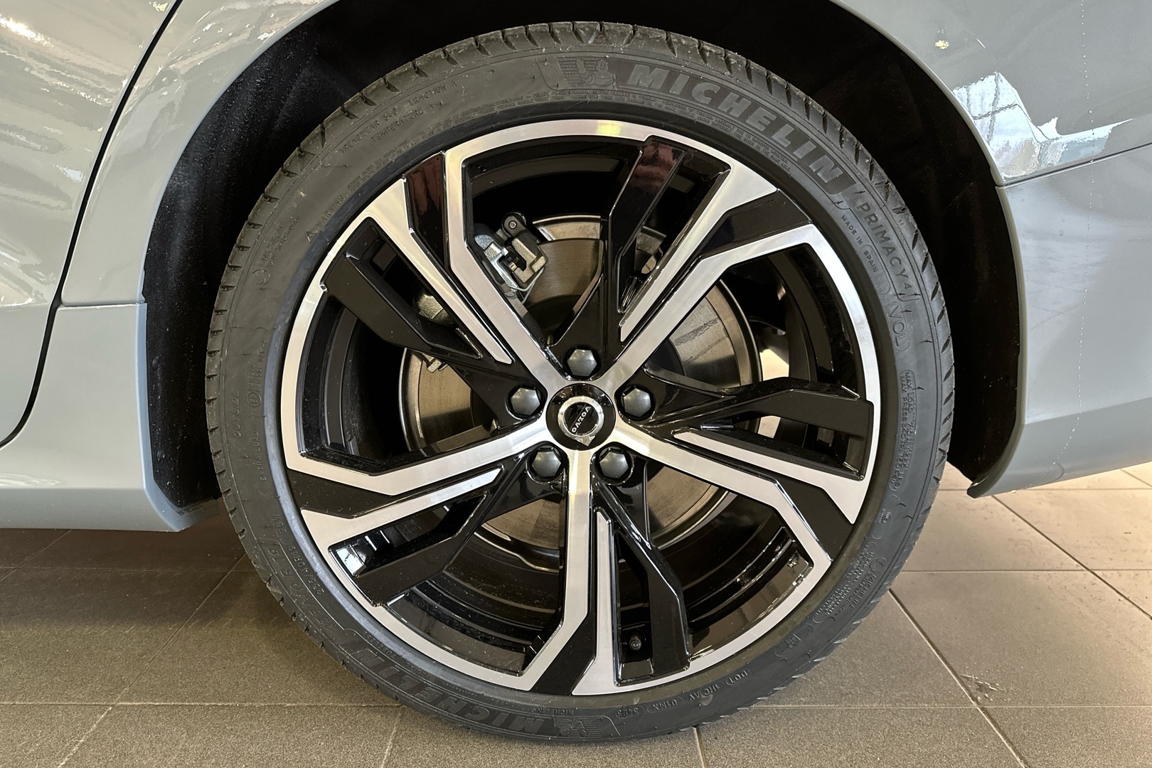 VOLVO S60 2025