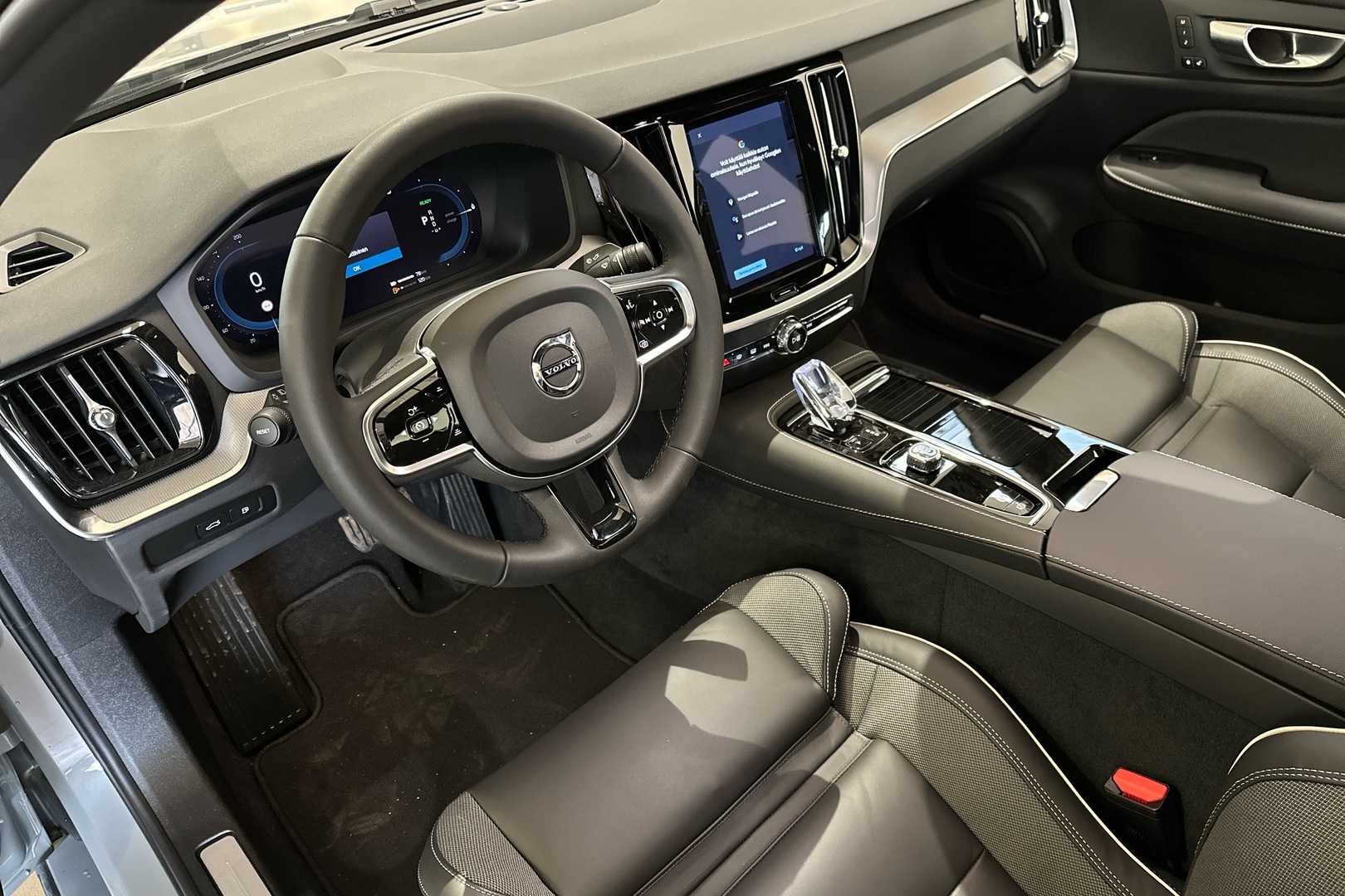 VOLVO S60 2025