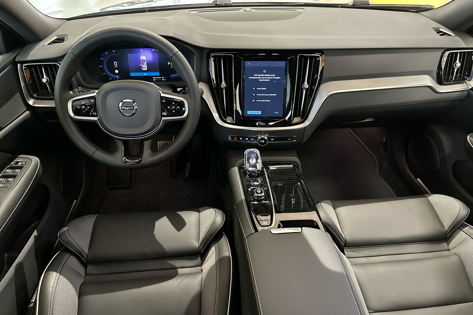 VOLVO S60 2025