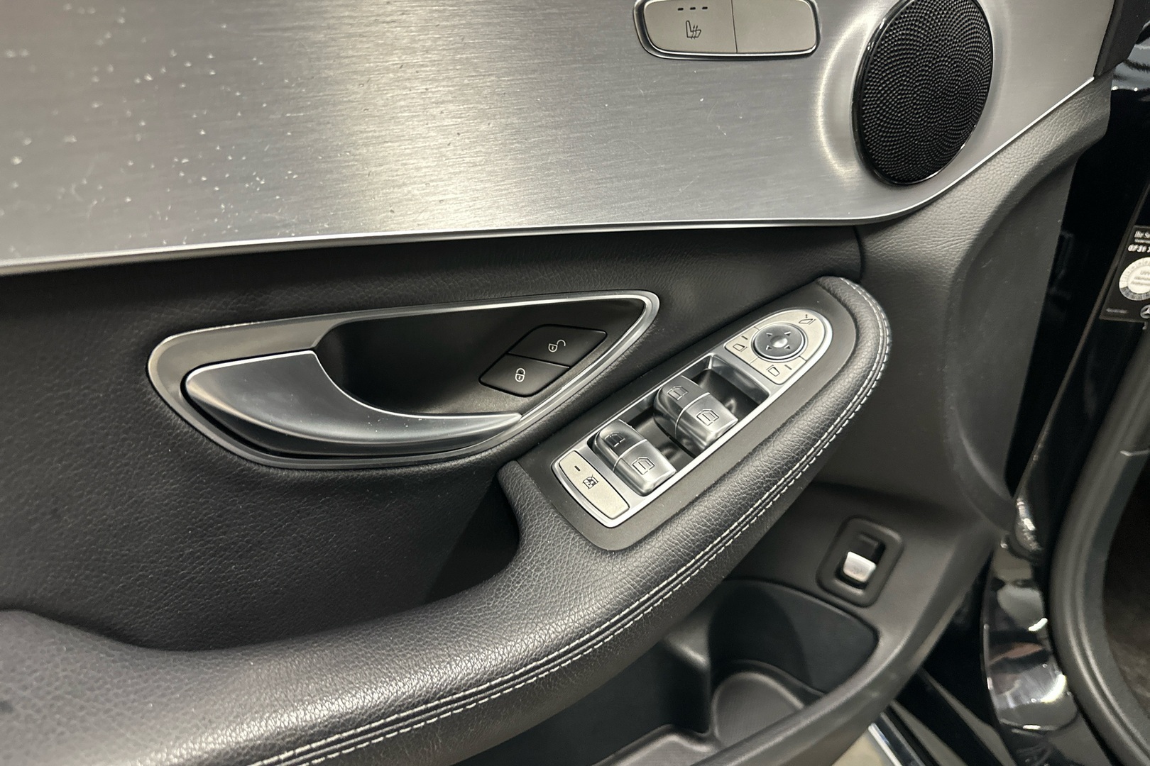 MERCEDES-BENZ C 2016