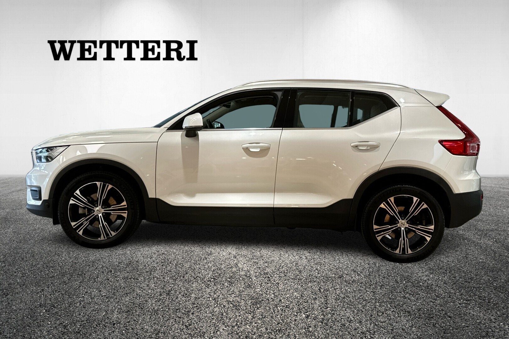 VOLVO XC40 2021