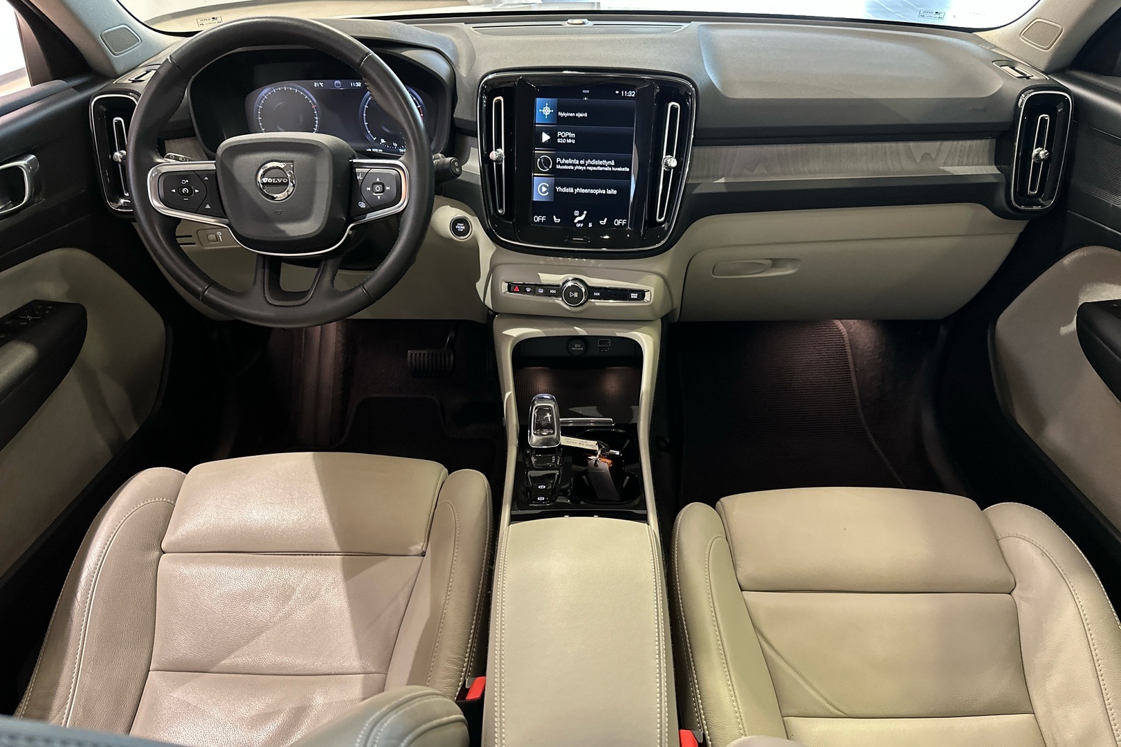 VOLVO XC40 2021