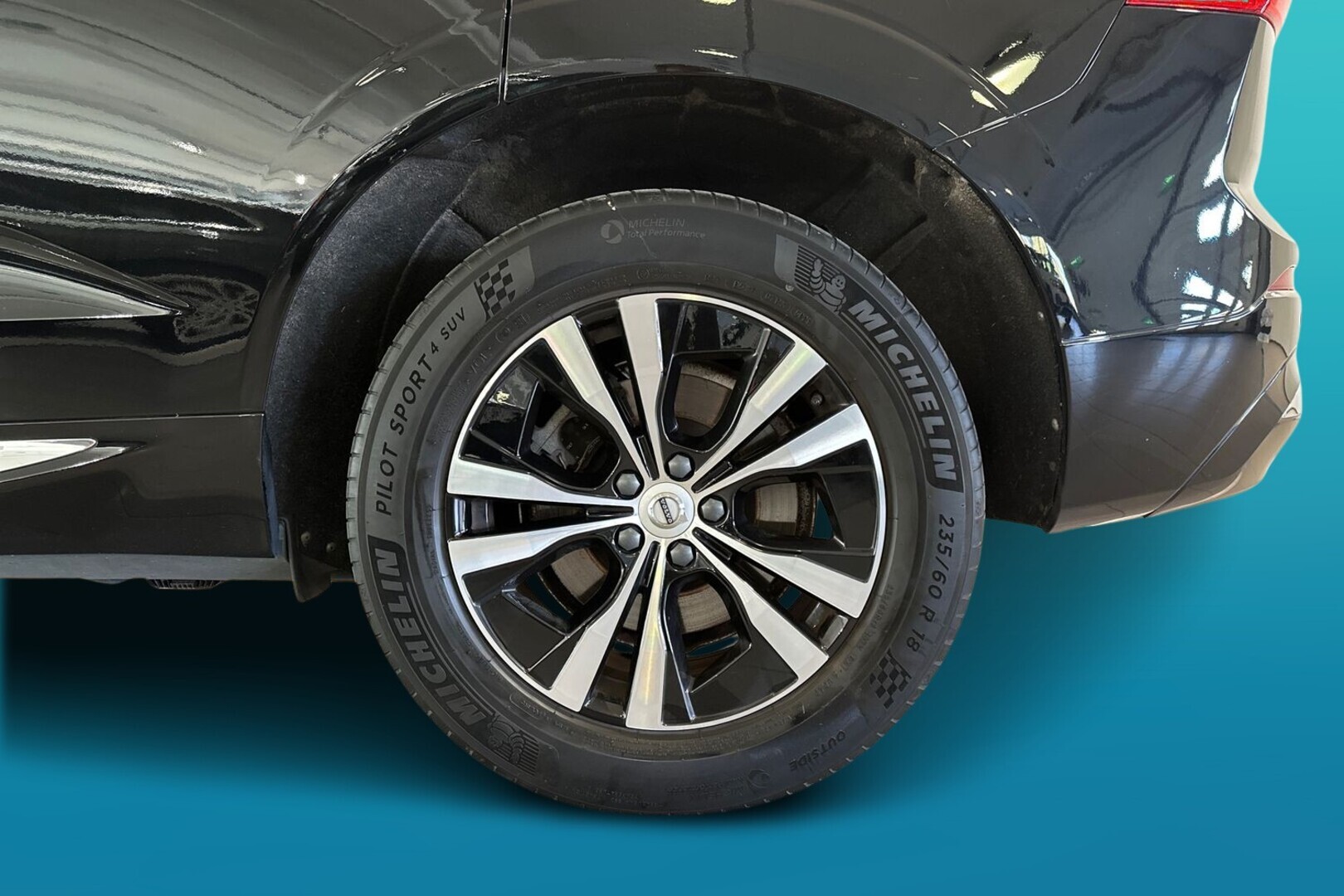 VOLVO XC60 2022